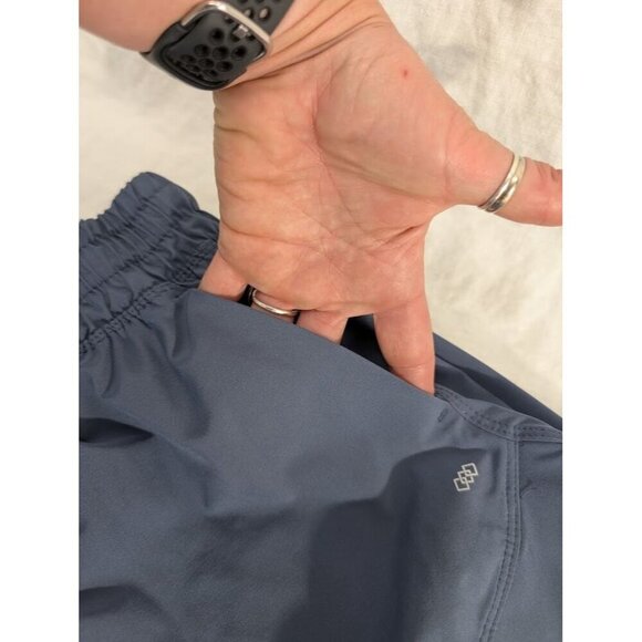Legend Discovery women's size medium blue gray gym shorts, 4" inseam L9 - Picture 9 of 9